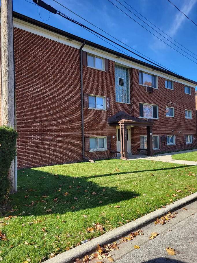 2521 Thatcher Avenue 2D, River Grove, IL 60171 MLS 11926651