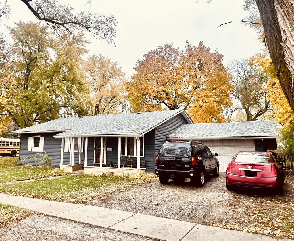 1 S Bartlett Road, Streamwood, IL 60107 MLS 11927601 properties