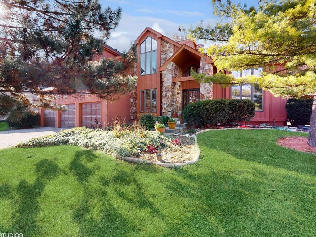 1110 Ridgewood Drive, West Chicago, IL 60185 | MLS# 11927939
