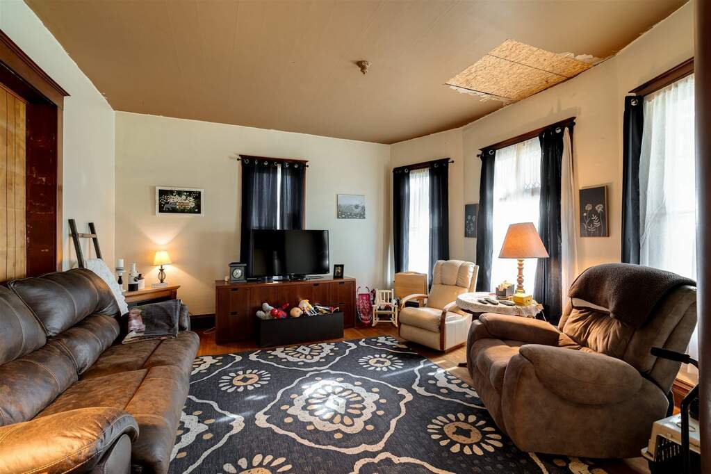 500 E Cedar Street, Leroy, IL 61752 MLS 11930475 properties