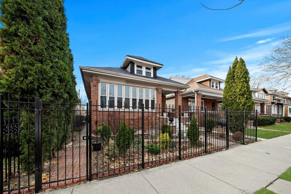 7744 S Constance Avenue, Chicago, IL 60649 MLS 11933474