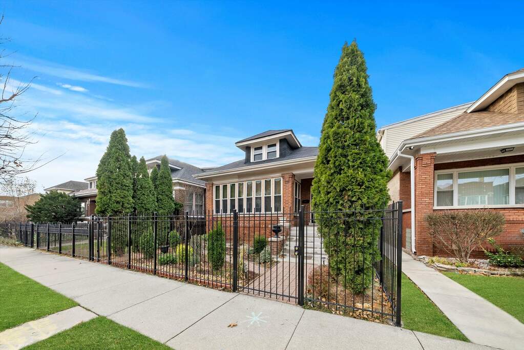 7744 S Constance Avenue, Chicago, IL 60649 MLS 11933474