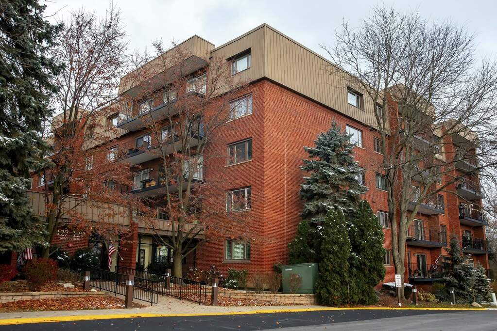 129 Acacia Circle 207, Indian Head Park, IL 60525 MLS 11935690