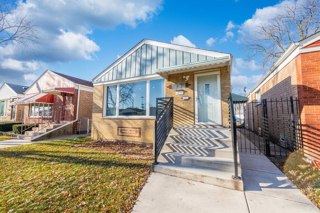 4614 S Leclaire Avenue, Chicago, IL 60638 | MLS# 11936256 | @properties ...