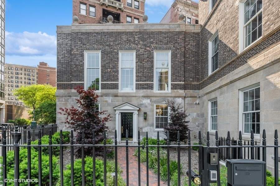 2700 N Lakeview Avenue 2, Chicago, IL 60614 MLS 11937999