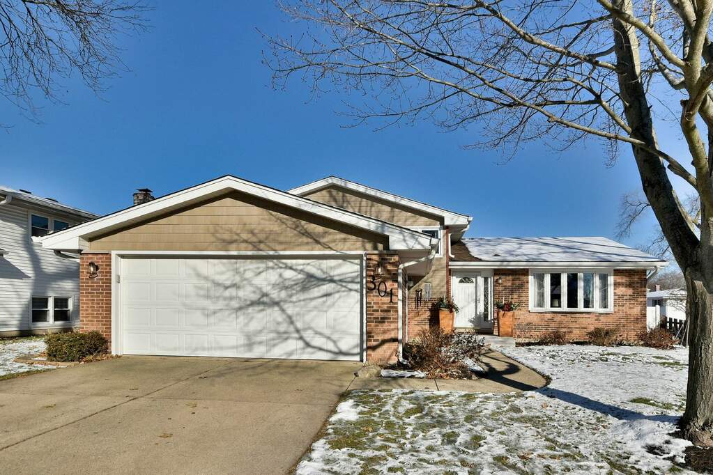 301 Canyon Trail, Carol Stream, IL 60188 MLS 11938263 properties