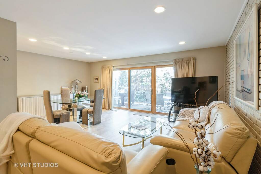 1965 Tanglewood Drive 11E, Glenview, IL 60025 MLS 11938651 properties Chicagoland