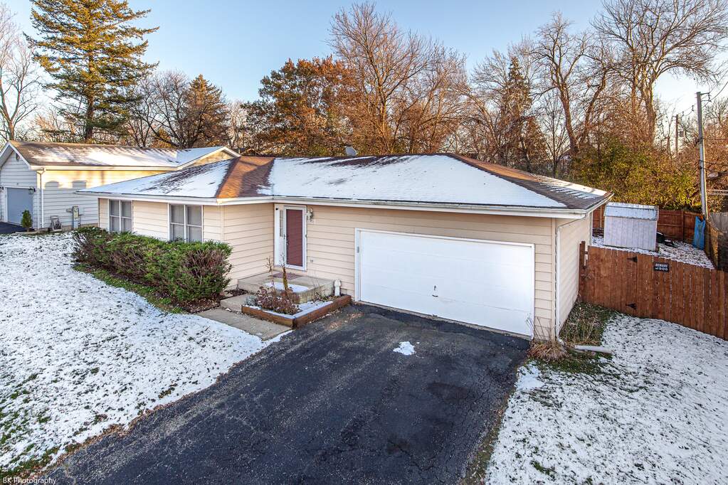 321 E Quincy Street, Westmont, IL 60559 MLS 11938955 properties