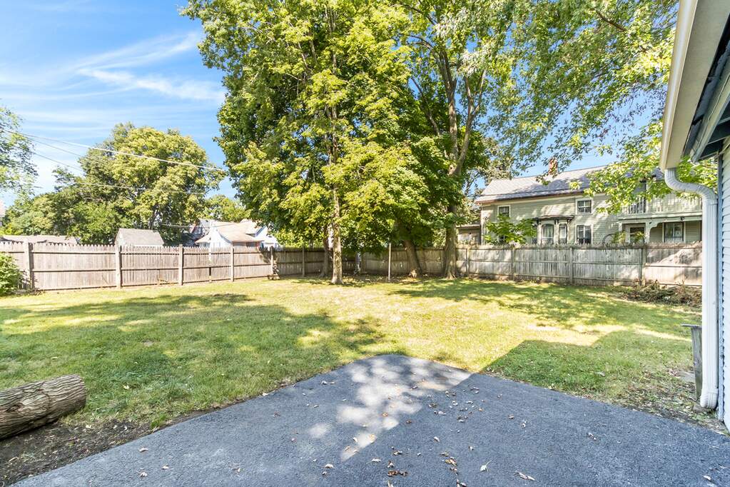 377 Cedar Street, Aurora, IL 60506 MLS 11939201 properties