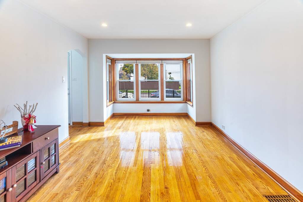 4752 S Campbell Avenue, Chicago, IL 60632 MLS 11939965 properties