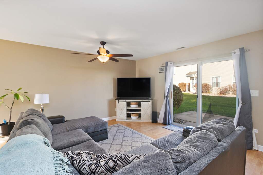 25193 Shannon Drive, Manhattan, IL 60442 MLS 11940477 properties