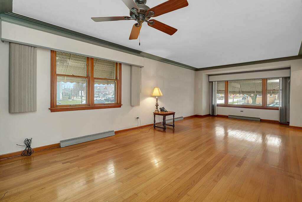 5557 S Neenah Avenue, Chicago, IL 60638 MLS 11941869 properties