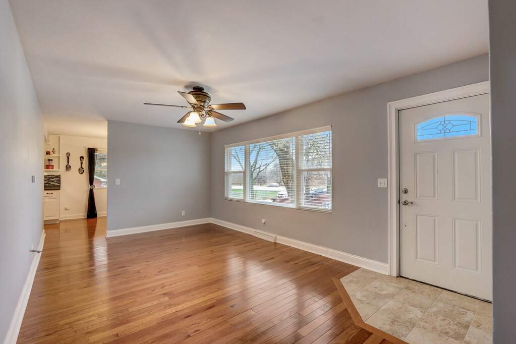 38955 N Delany Road, Wadsworth, IL 60083 MLS 11942085 properties