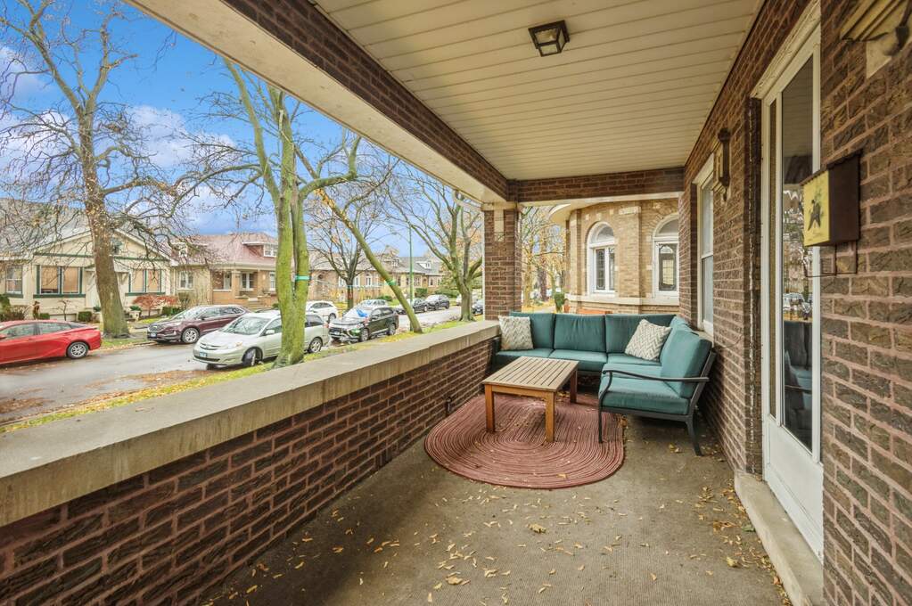 2608 W Coyle Avenue, Chicago, IL 60645 MLS 11942179 properties