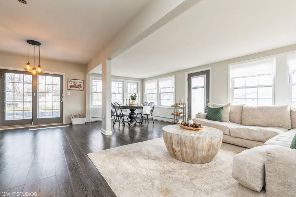 1413 Sunnyside Drive, Johnsburg, IL 60051 MLS 11942465 properties