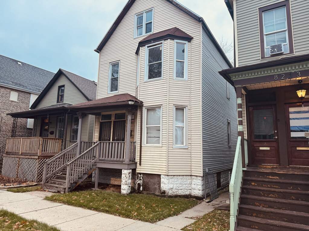 8231 S Coles Avenue, Chicago, IL 60617 MLS 11943126 properties
