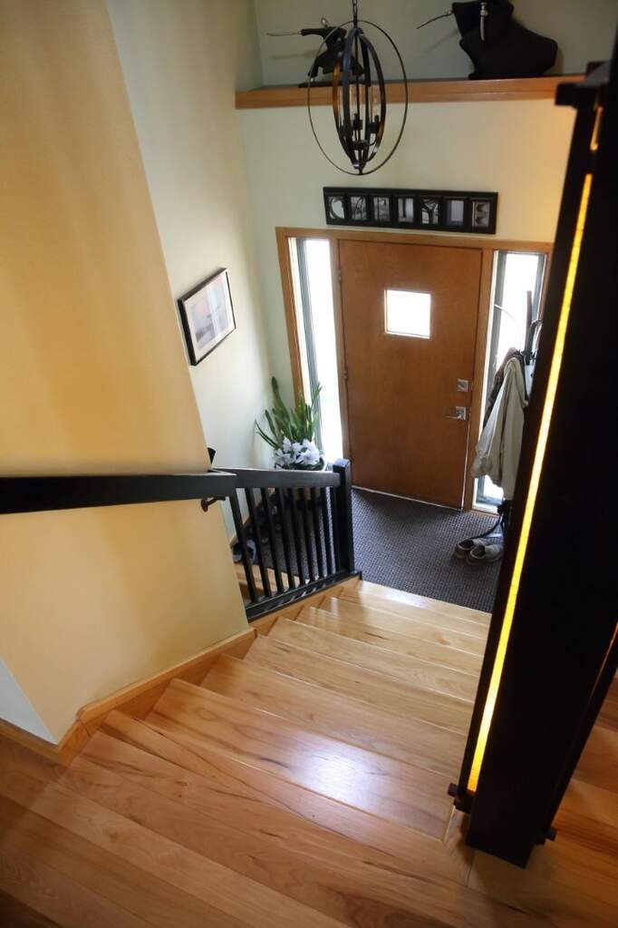 2581 Royal Oaks Drive, Freeport, IL 61032 MLS 11944266 properties