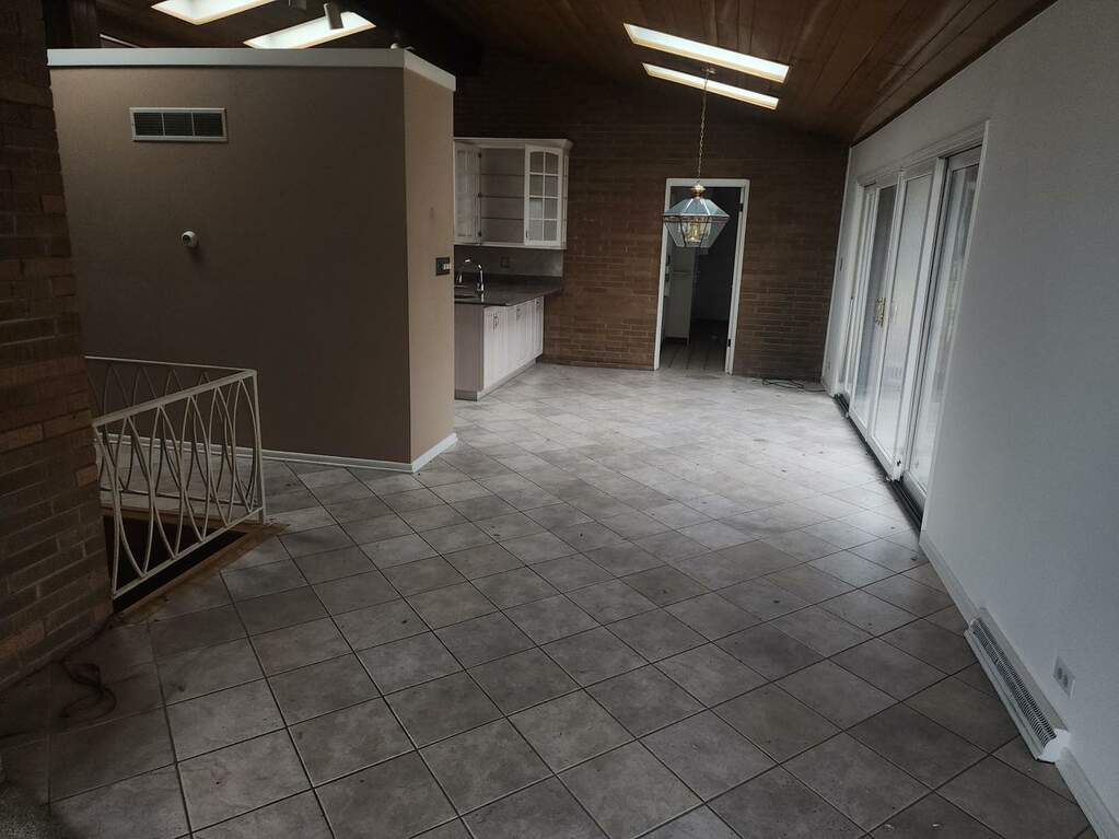 2039 Vollmer Road, Flossmoor, IL 60422 MLS 11945397 properties