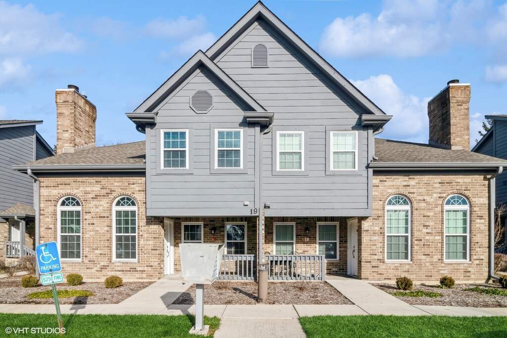 19 Foxcroft Road 123, Naperville, IL 60565 MLS 11946768