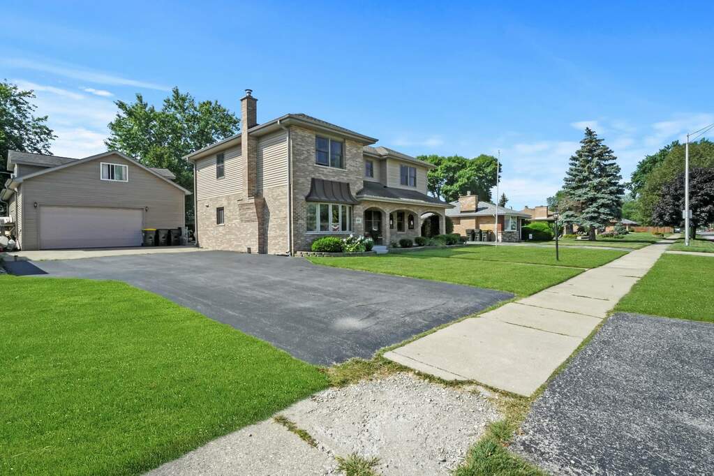 5907 109th Street, Chicago Ridge, IL 60415 MLS 11946866