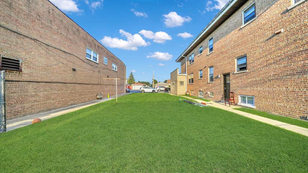 5544 S Pulaski Road, Chicago, IL 60629 MLS 11947662 properties