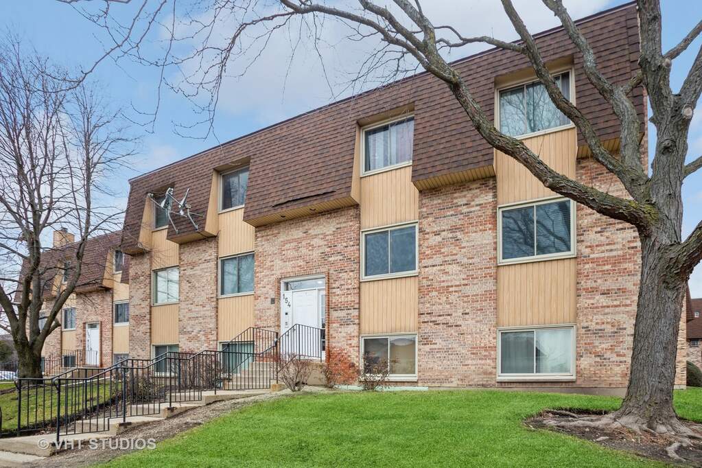 154 S Waters Edge Drive E, Glendale Heights, IL 60139 MLS 11949103