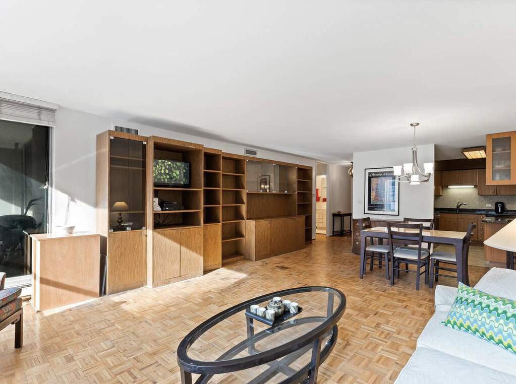 201 E Chestnut Street 16F, Chicago, IL 60611 MLS 11950429