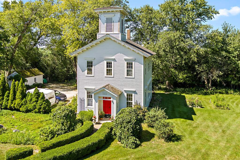 1N130 Lafox Road, La Fox, IL 60147 MLS 11952400 properties