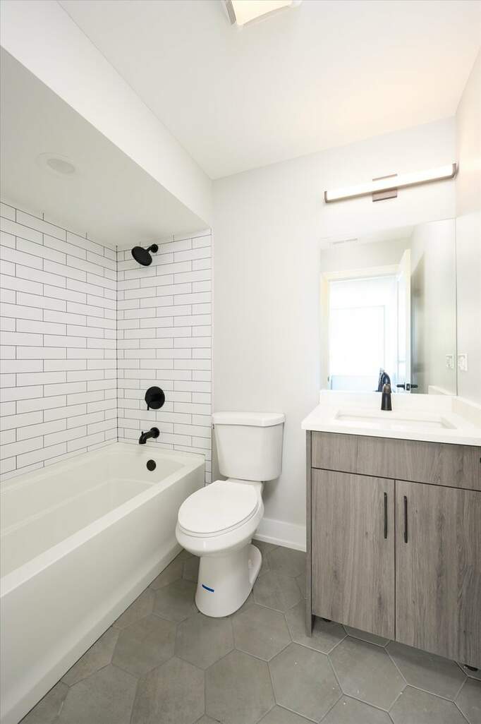 3126 S Benson Street 6, Chicago, IL 60608 MLS 11955094