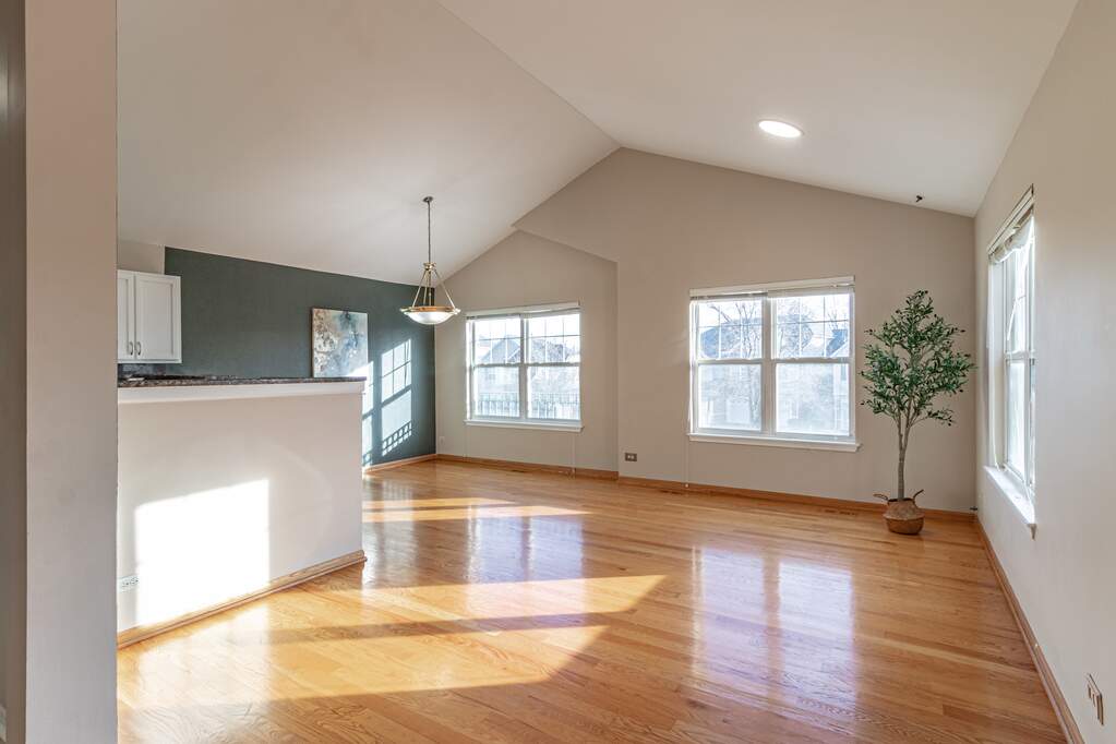 346 Pine Lake Circle, Vernon Hills, IL 60061 MLS 11960145