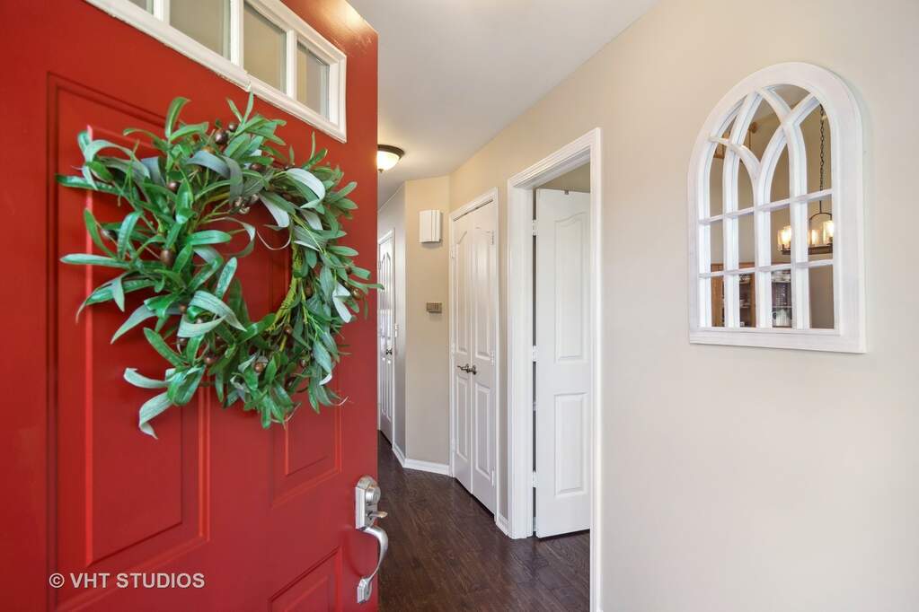 474 White Oak Lane 474, Lake Barrington, IL 60010 MLS 11962228