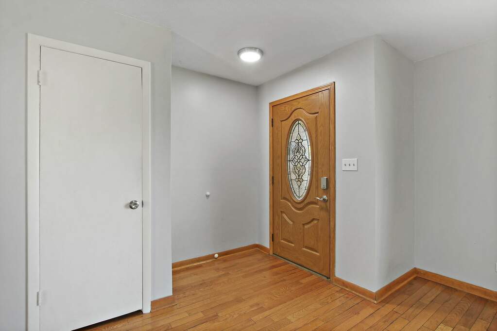 273 Wildwood Road, Elk Grove Village, IL 60007 MLS 11966870