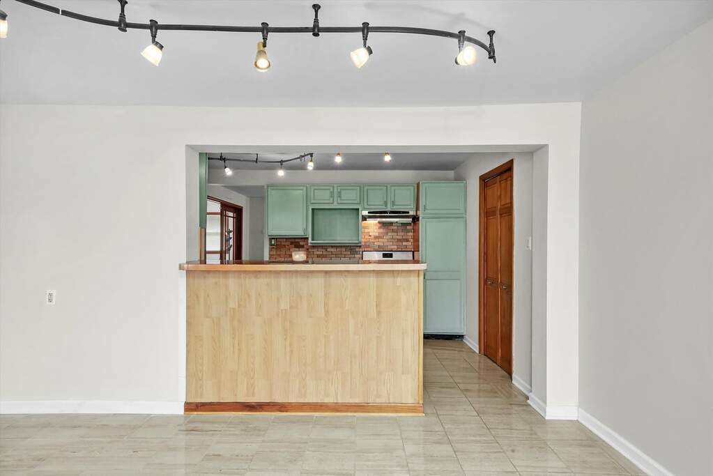 5520 177th Street, Tinley Park, IL 60477 MLS 11967875 properties