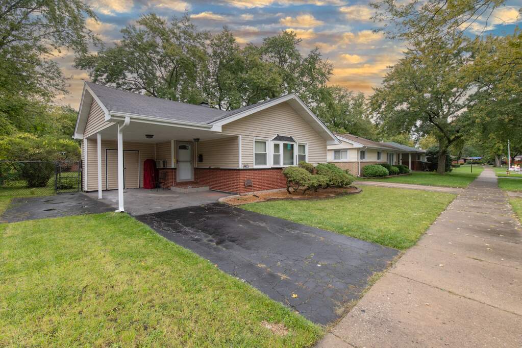 15239 Hastings Drive, Dolton, IL 60419 MLS 11971713 properties