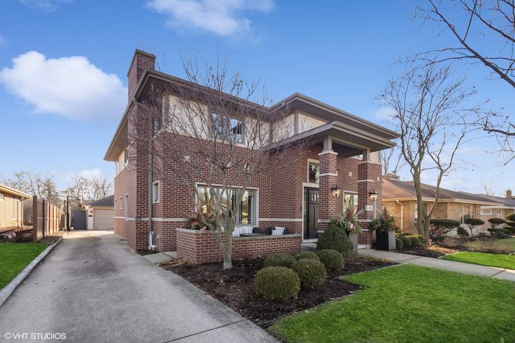 346 E South Street, Elmhurst, IL 60126 MLS 11976736 properties