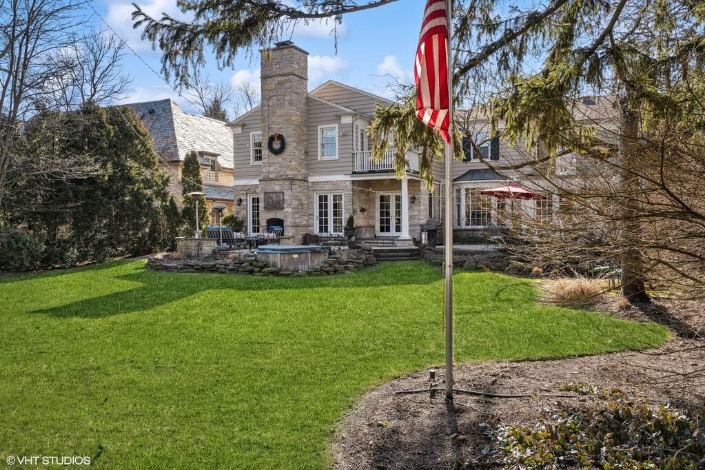 2610 Blackhawk Road, Wilmette, IL 60091 MLS 11981182 properties