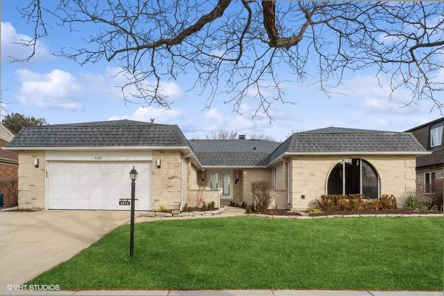 4360 Lindenwood Lane, Northbrook, IL 60062 MLS 11982033
