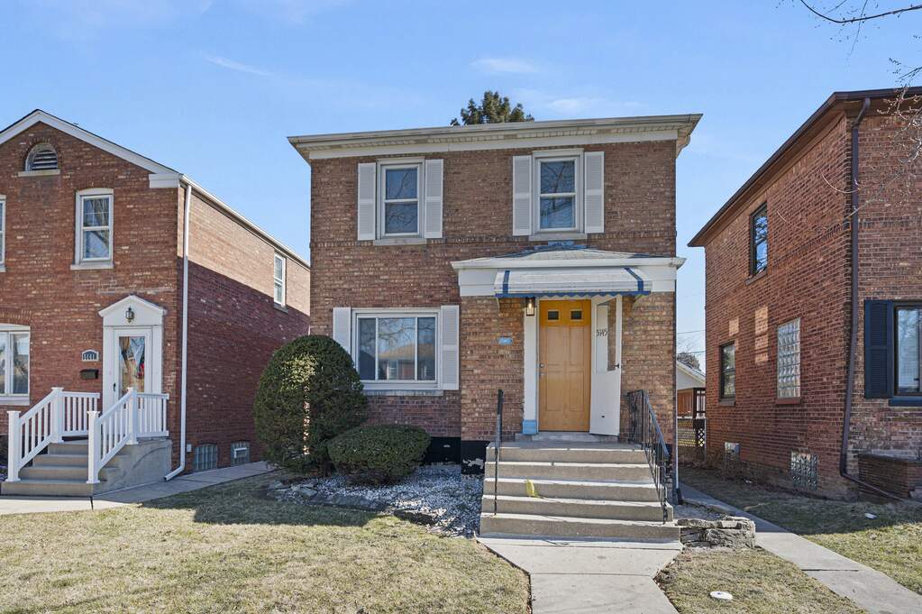 5145 S Menard Avenue, Chicago, IL 60638 | MLS# 11983290 | @properties ...