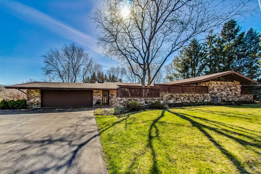 5 S Highview Circle, Hawthorn Woods, IL 60047 MLS 11990233