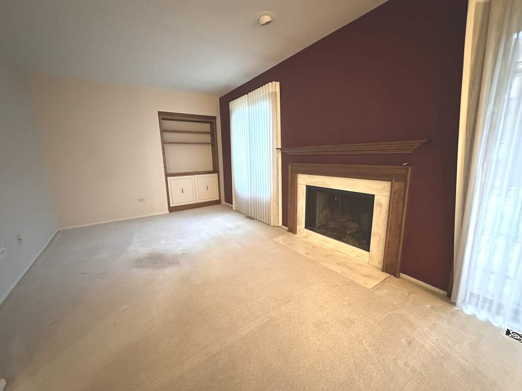 30 Creekside Circle A, Elgin, IL 60123 MLS 11993353 properties