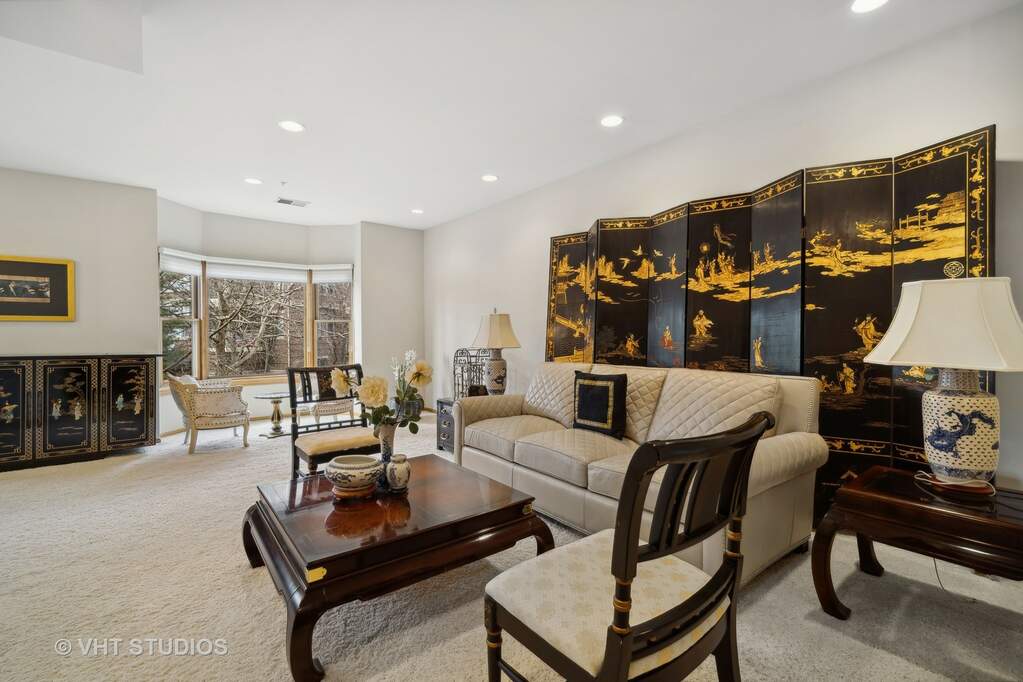 20 Trafalgar Square 209, Lincolnshire, IL 60069 MLS 11994512