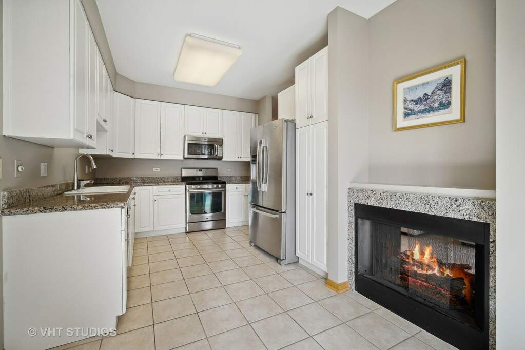 20 Trafalgar Square 209, Lincolnshire, IL 60069 MLS 11994512