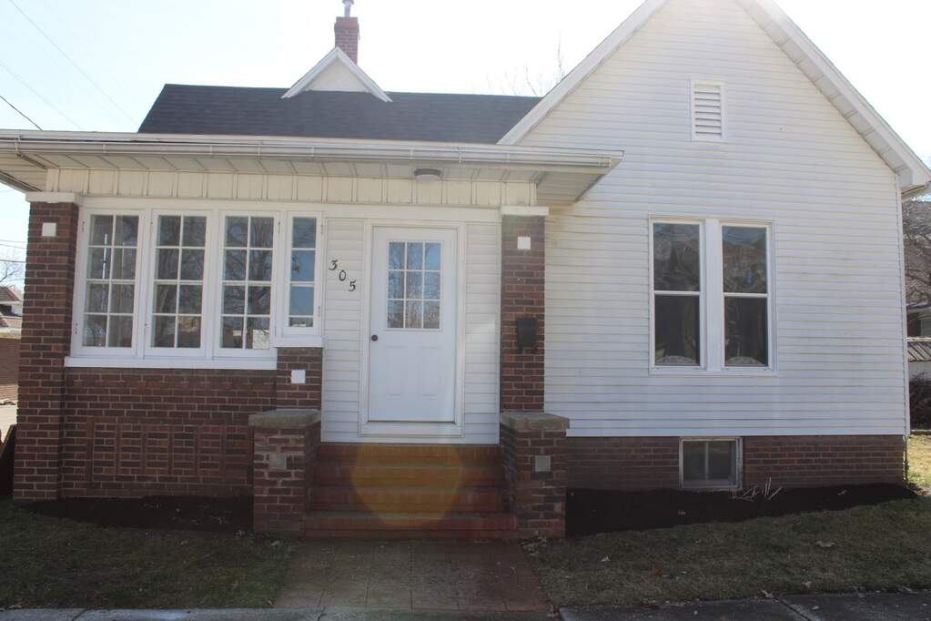 305 E Wilson Street, Streator, IL 61364 MLS 12000444 properties