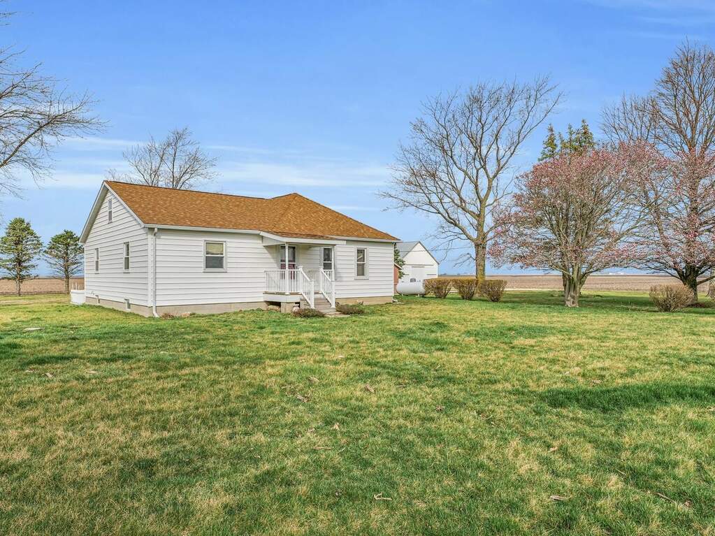 623 County Road 100 E, Ivesdale, IL 61851 MLS 12001308 properties