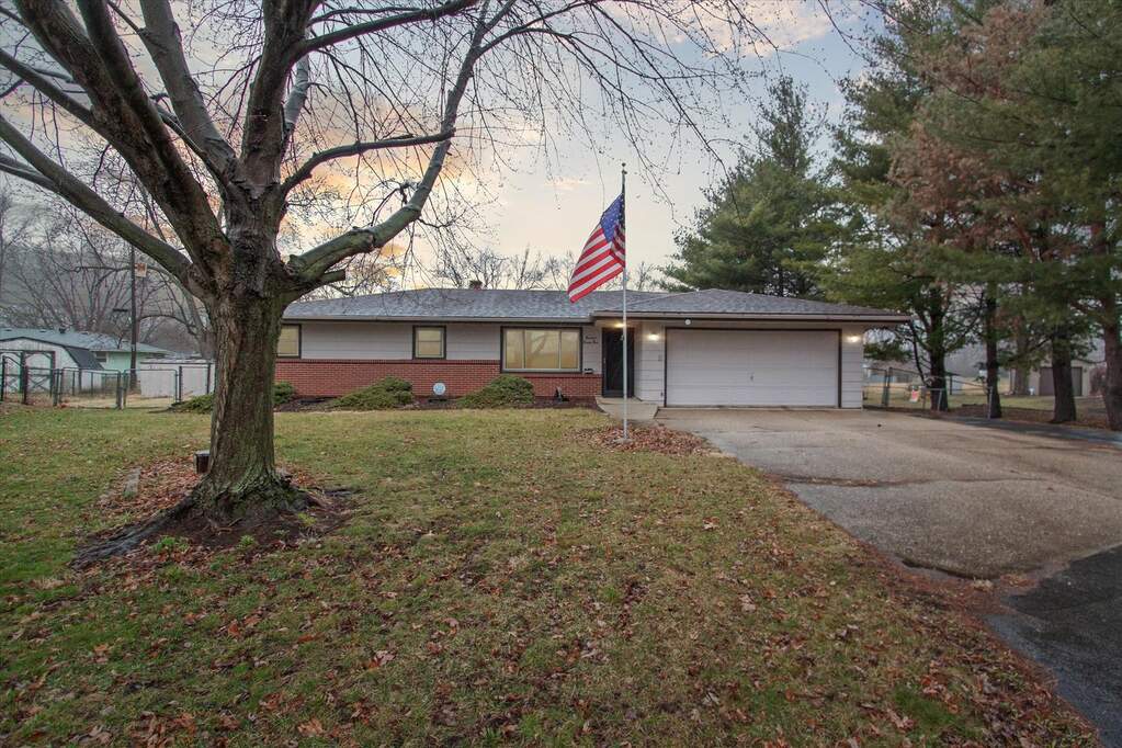 1924 Schell Drive, Rockford, IL 61109 MLS 12001651 properties