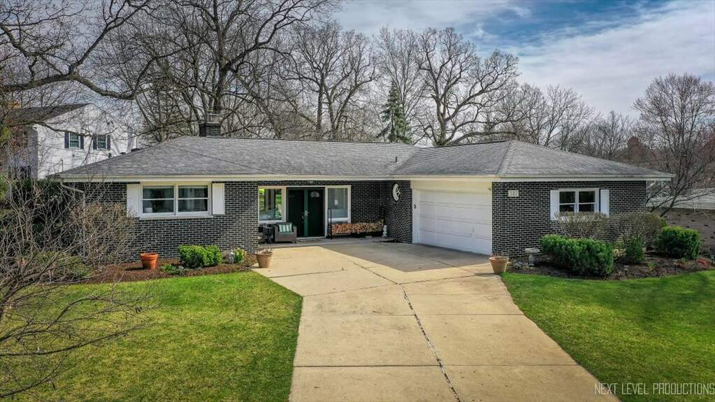 342 Woodland Hills Road, Batavia, IL 60510 MLS 12002541