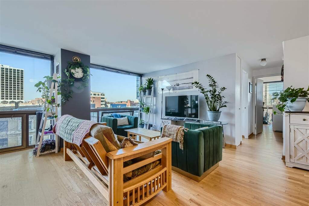 4343 N Clarendon Avenue 517, Chicago, IL 60613 MLS 12006265