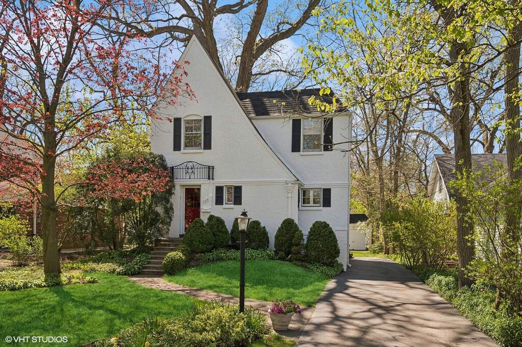 135 Lockerbie Lane, Wilmette, IL 60091 MLS 12014729 properties