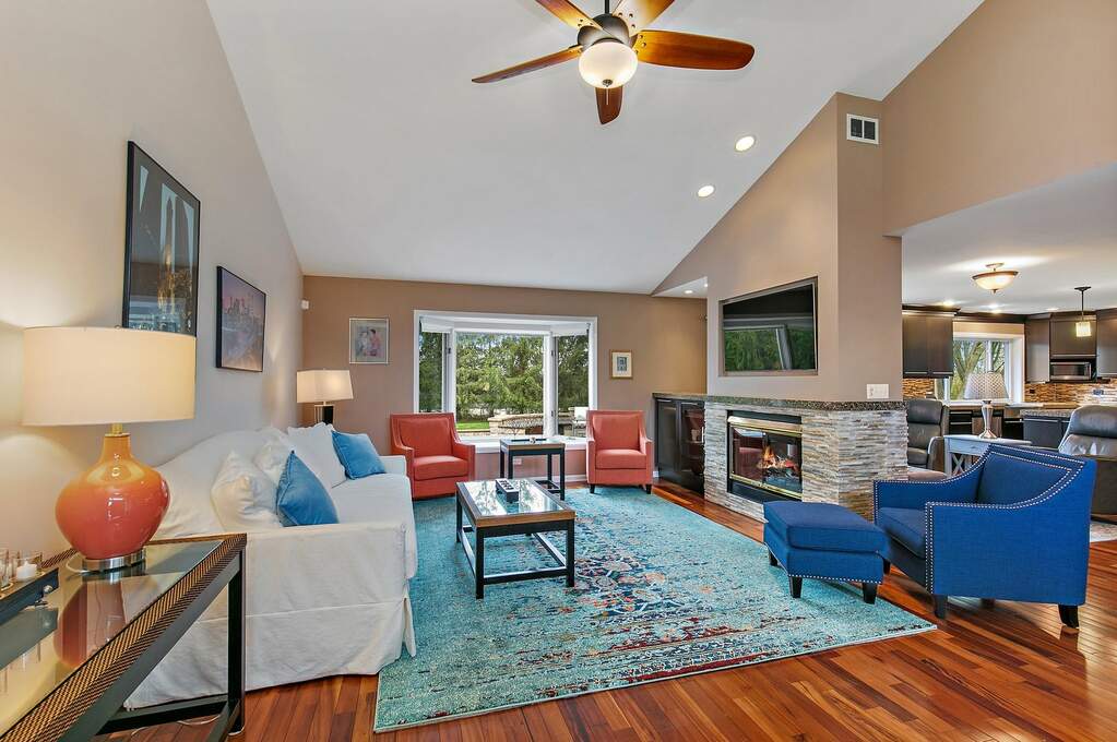 39W343 Hogan Hill, Elgin, IL 60124 MLS 12024549 properties