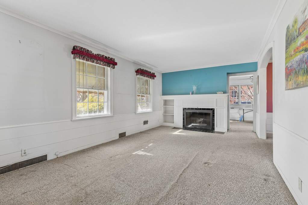 233 N Calvin Park Boulevard, Rockford, IL 61107 MLS 12025800 properties Chicagoland